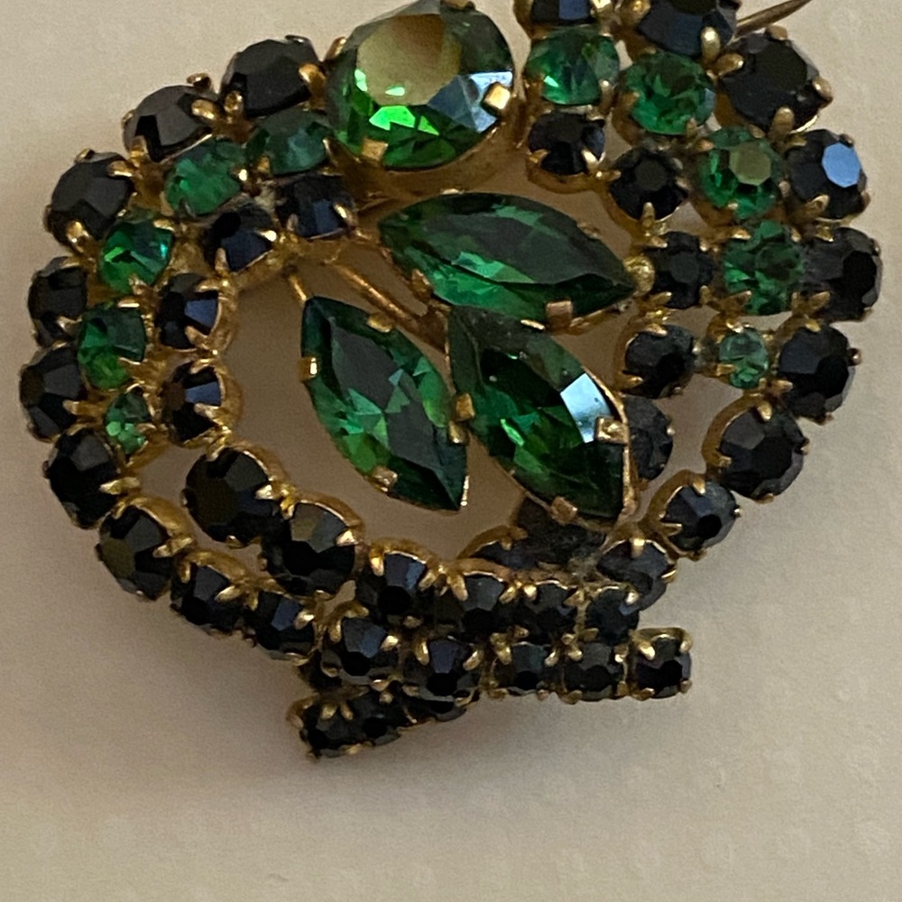 Vintage Unsigned Green and Gold Brooch